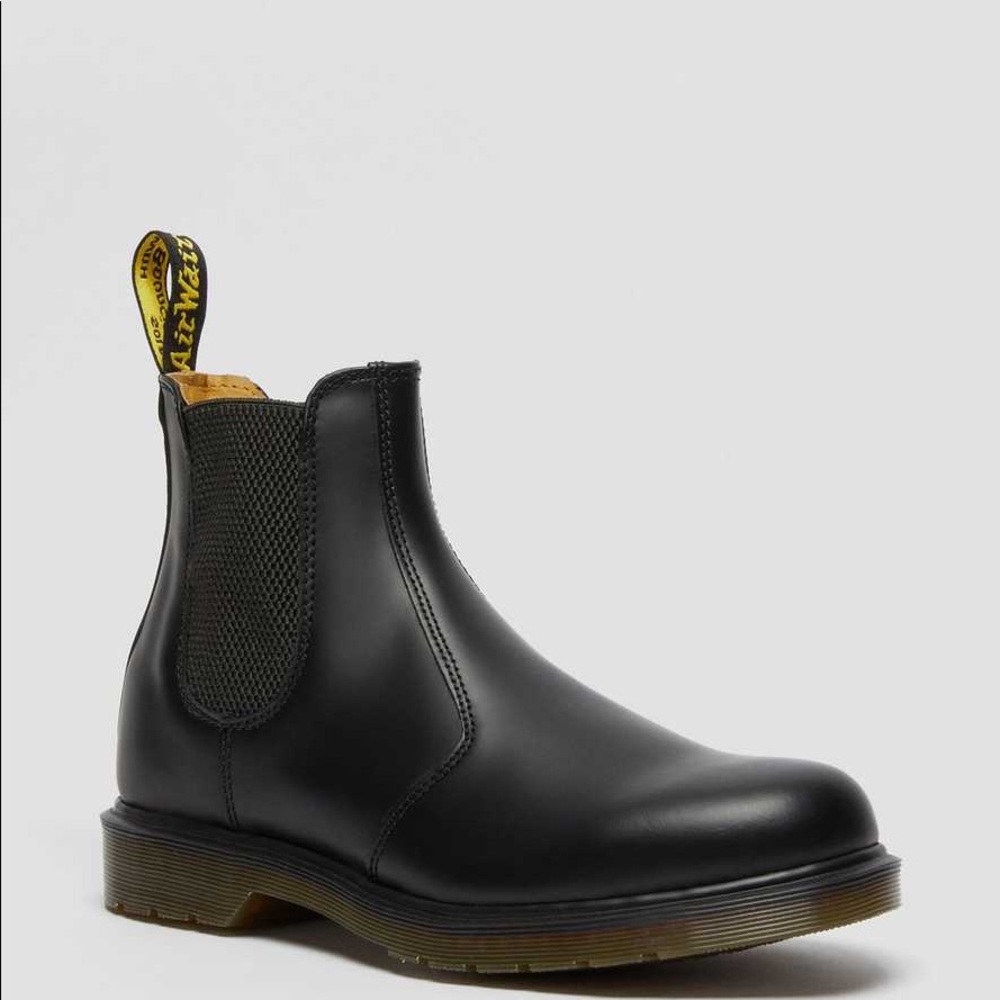 Dr. Marten Chelsea Boot Smooth Leather 2976